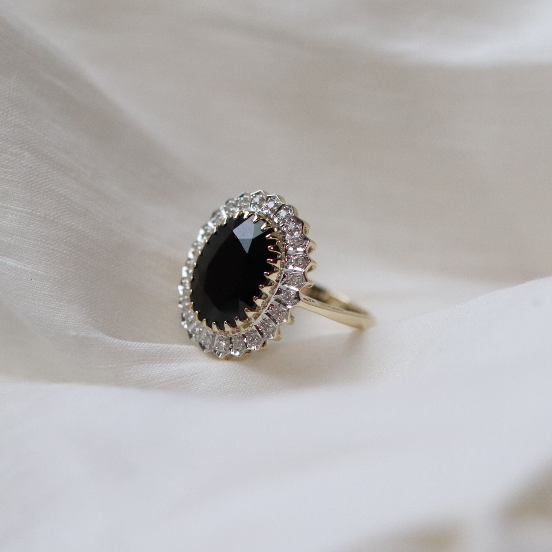 Bague Classique Or Jaune 375 Saphir et Diamant sertis cluster
