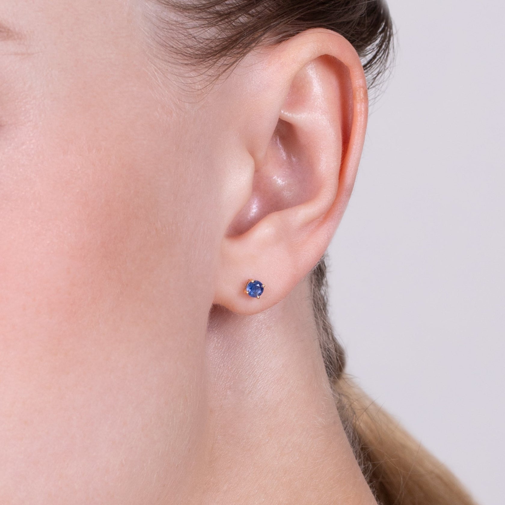 Boucles d'Oreilles Clou Classique Or Jaune 375 Saphir Bleu