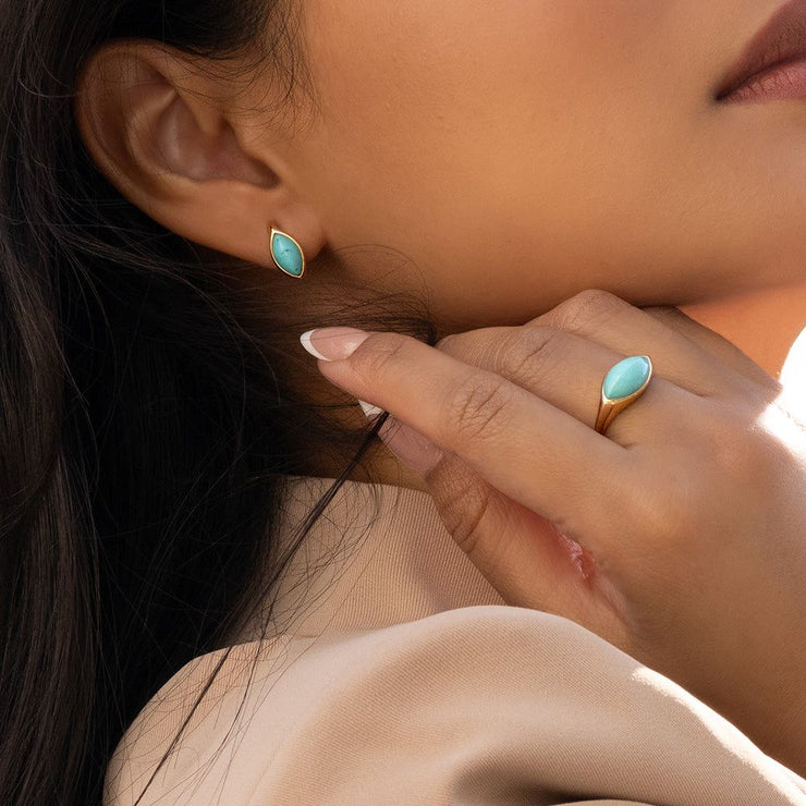 Bague classique avec marquise turquoise en or jaune 9 carats