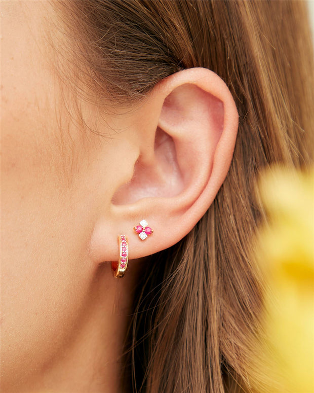 Boucles d'oreilles classiques créoles huggies rubis en or jaune 9 carats