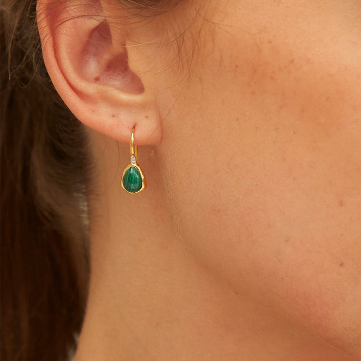 Boucles d'Oreilles Pendantes Irrégulier en Argent Sterling Doré à l'Or Fin avec Malachite et Topaze