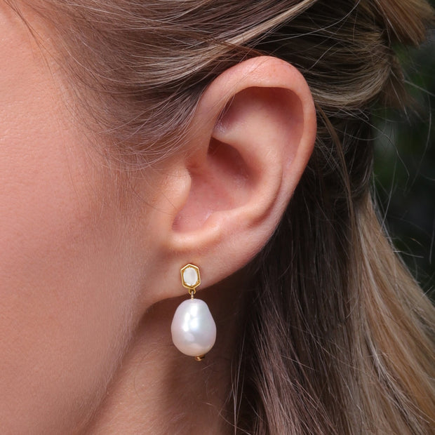 Boucles d'Oreilles Pendantes Perle Moderne Argent 925 Plaqué Or Perle Baroque et Pierre de Lune