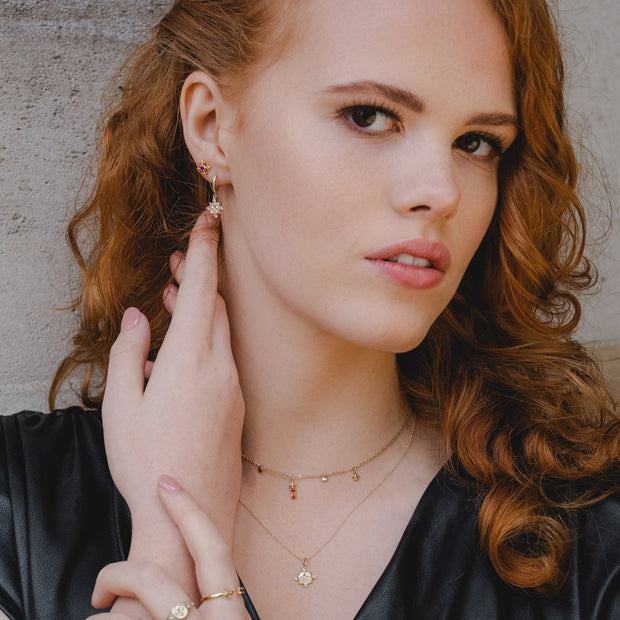 Boucles d'Oreilles Pendantes ECFEW™ 'The Liberator' Fleur de Lys avec Perle